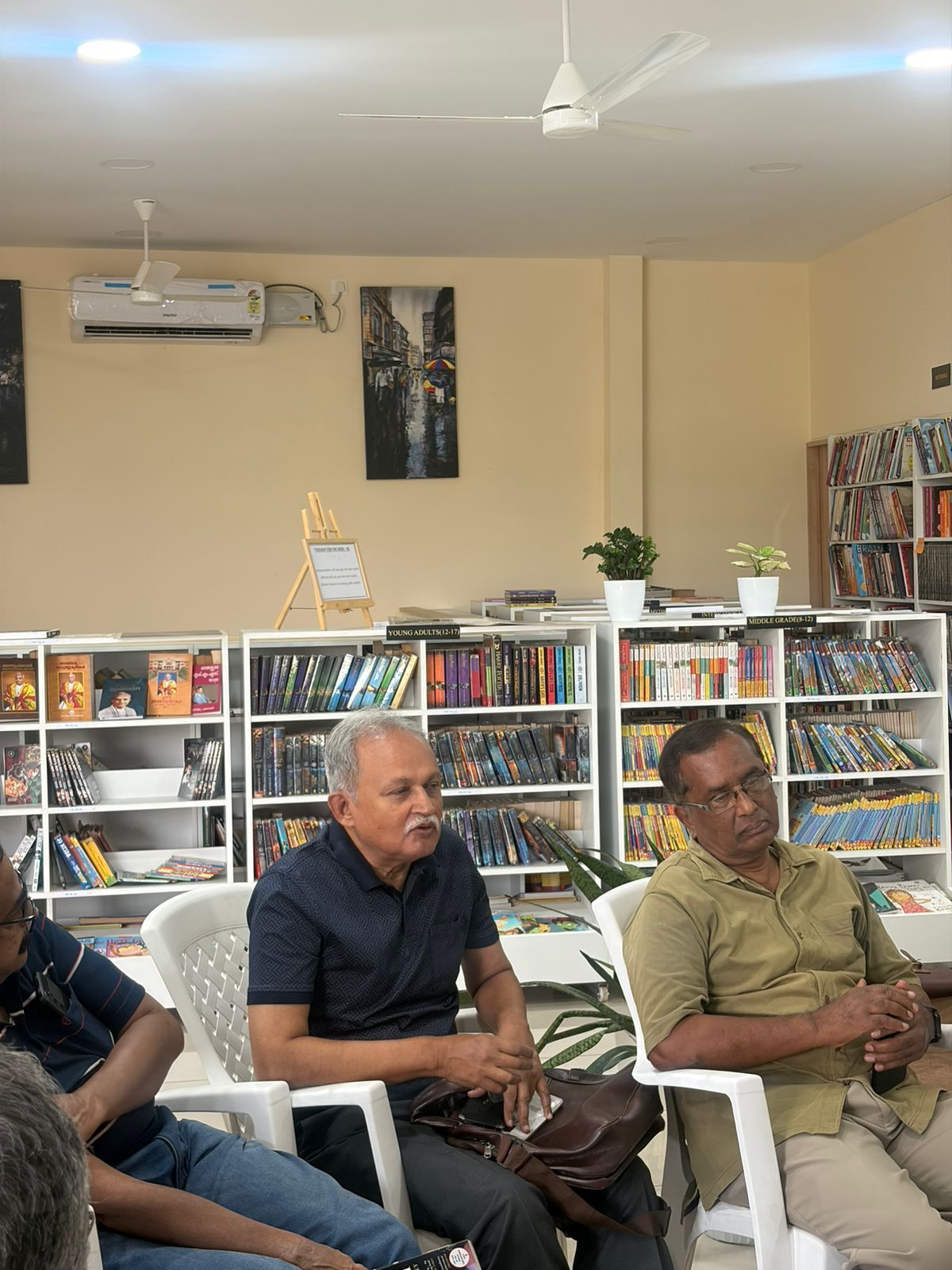 Cochin book club meetup photo 3