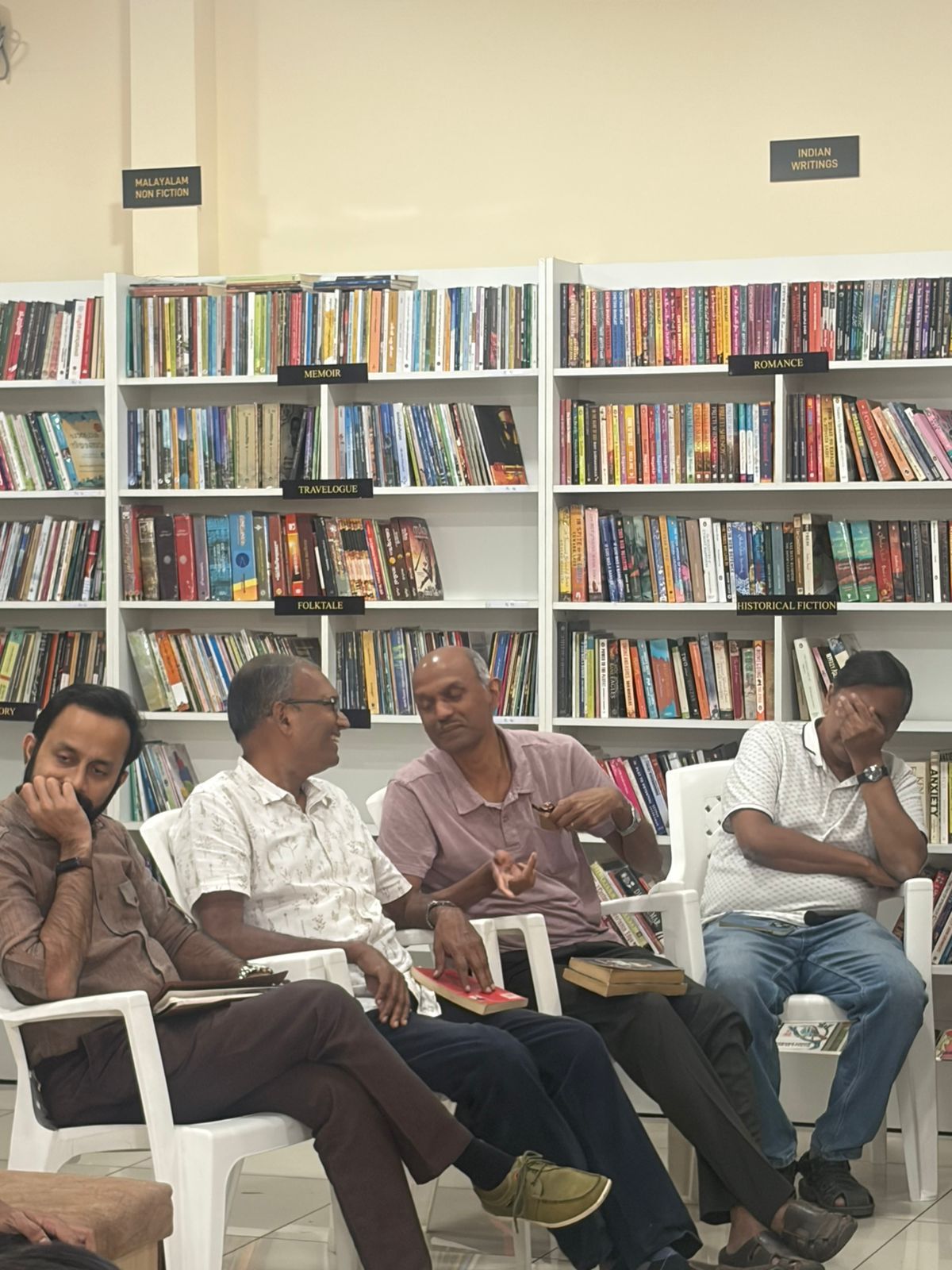 Cochin book club meetup photo 8