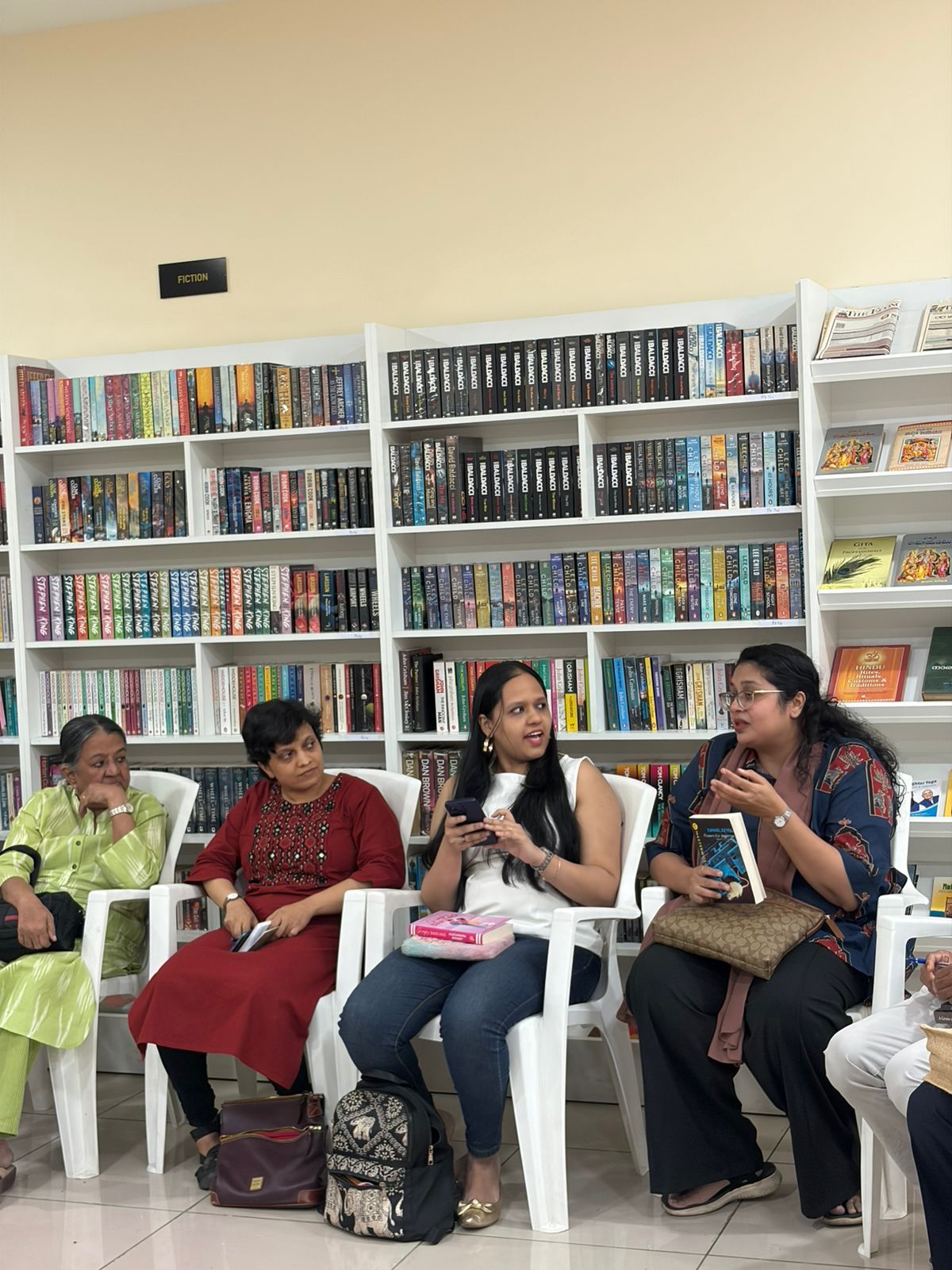 Cochin book club meetup photo 10