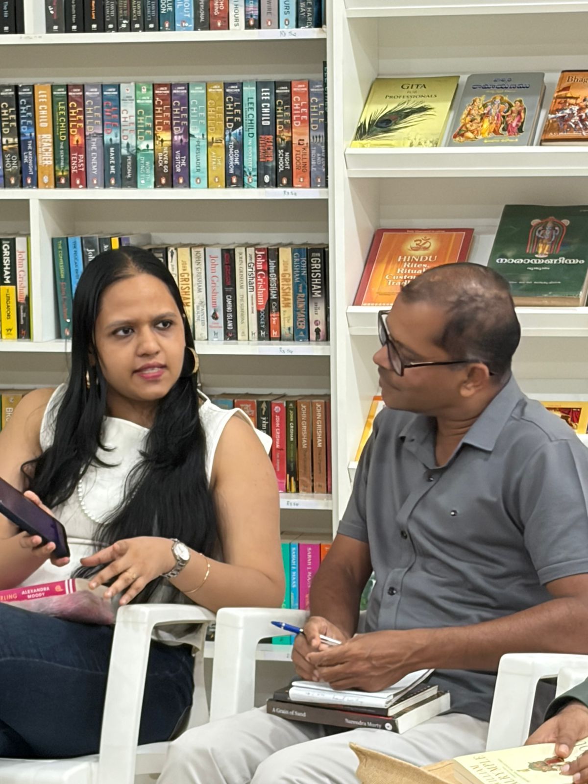 Cochin book club meetup photo 7